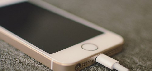 苹果成为第一家市值达到2万亿美元的美国公司